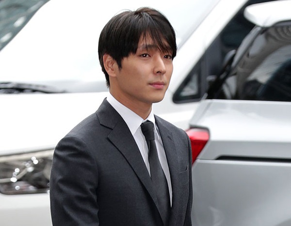Choi Jong-Hoon from Korean Celebrities Who Will Be Enlisting Into The